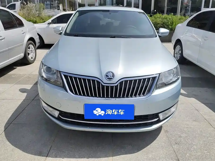 Škoda Rapid 2013 1.6L Automatic Smart Selection фото 2