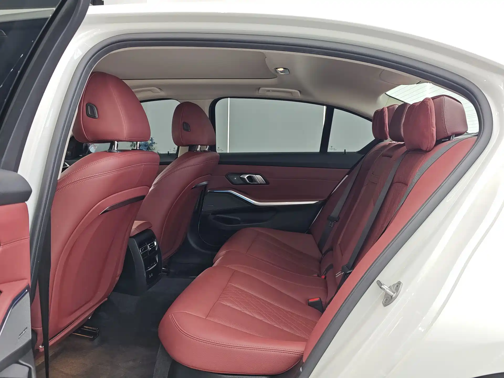 Photo 6 - BMW 3 Series