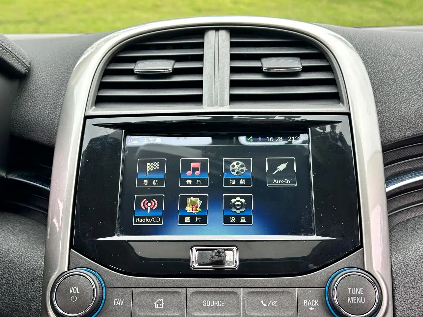 Chevrolet Malibu 2014 2.0L Automatic Luxury фото 46