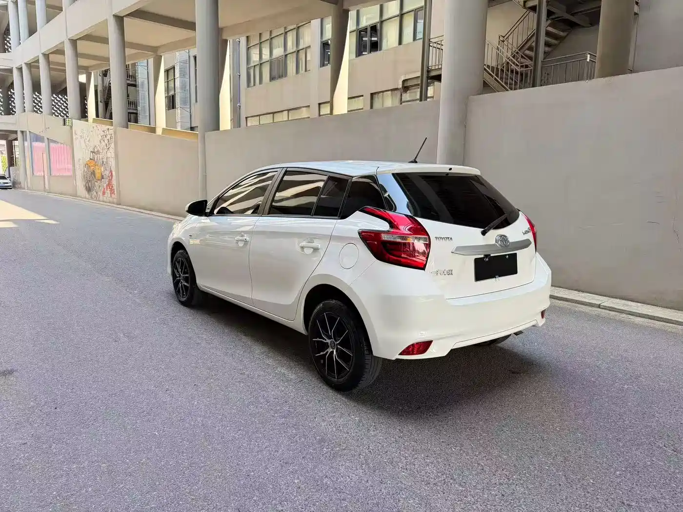 Toyota Vios FS 2017 1.5L CVT Fengchi Edition фото 4