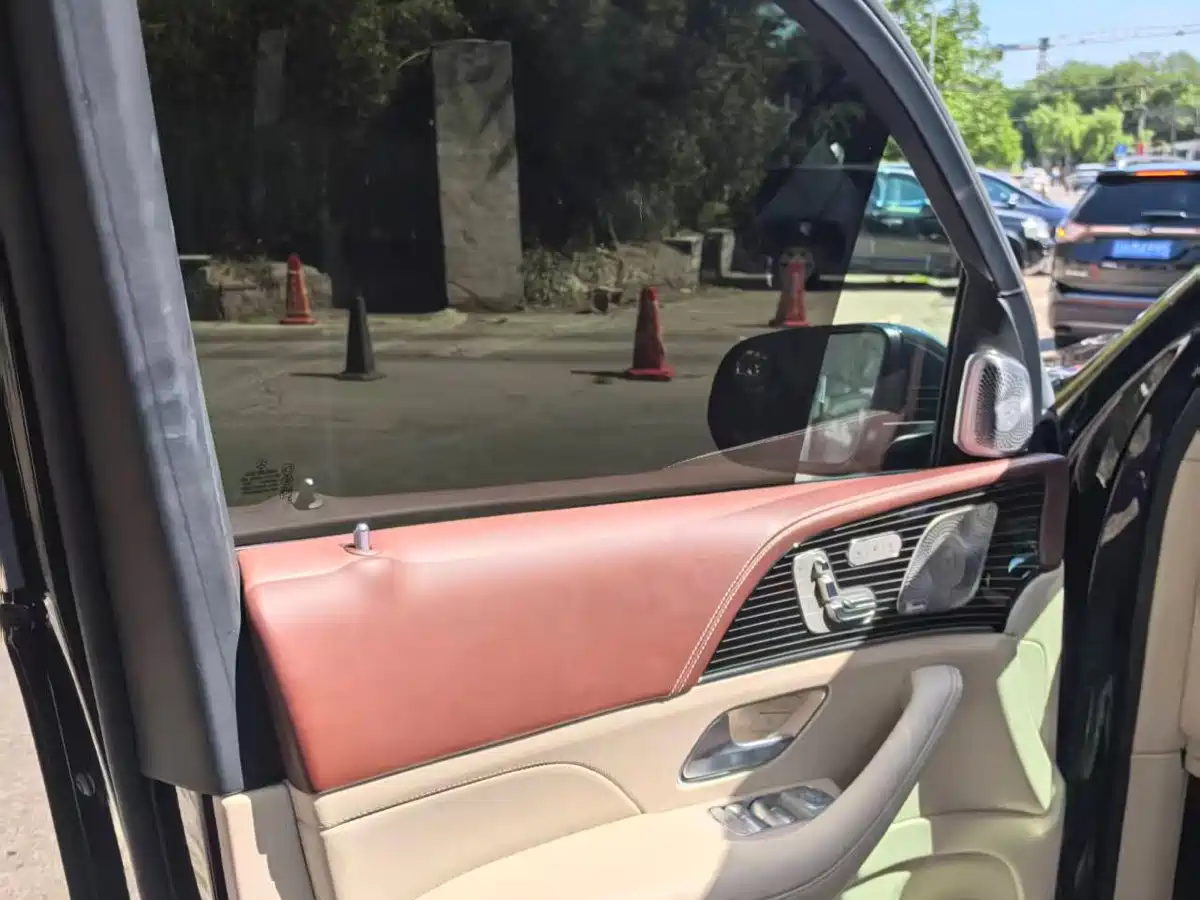 Mercedes-Benz GLS 2024 Model GLS 450 4MATIC Luxury фото 8