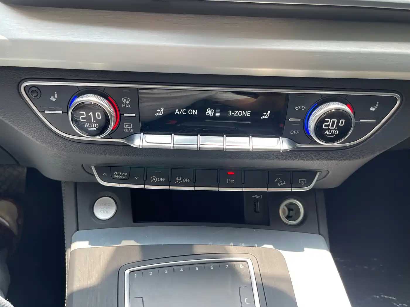 Audi Q5L 2020 Facelift 40 TFSI Honor Fashion фото 20