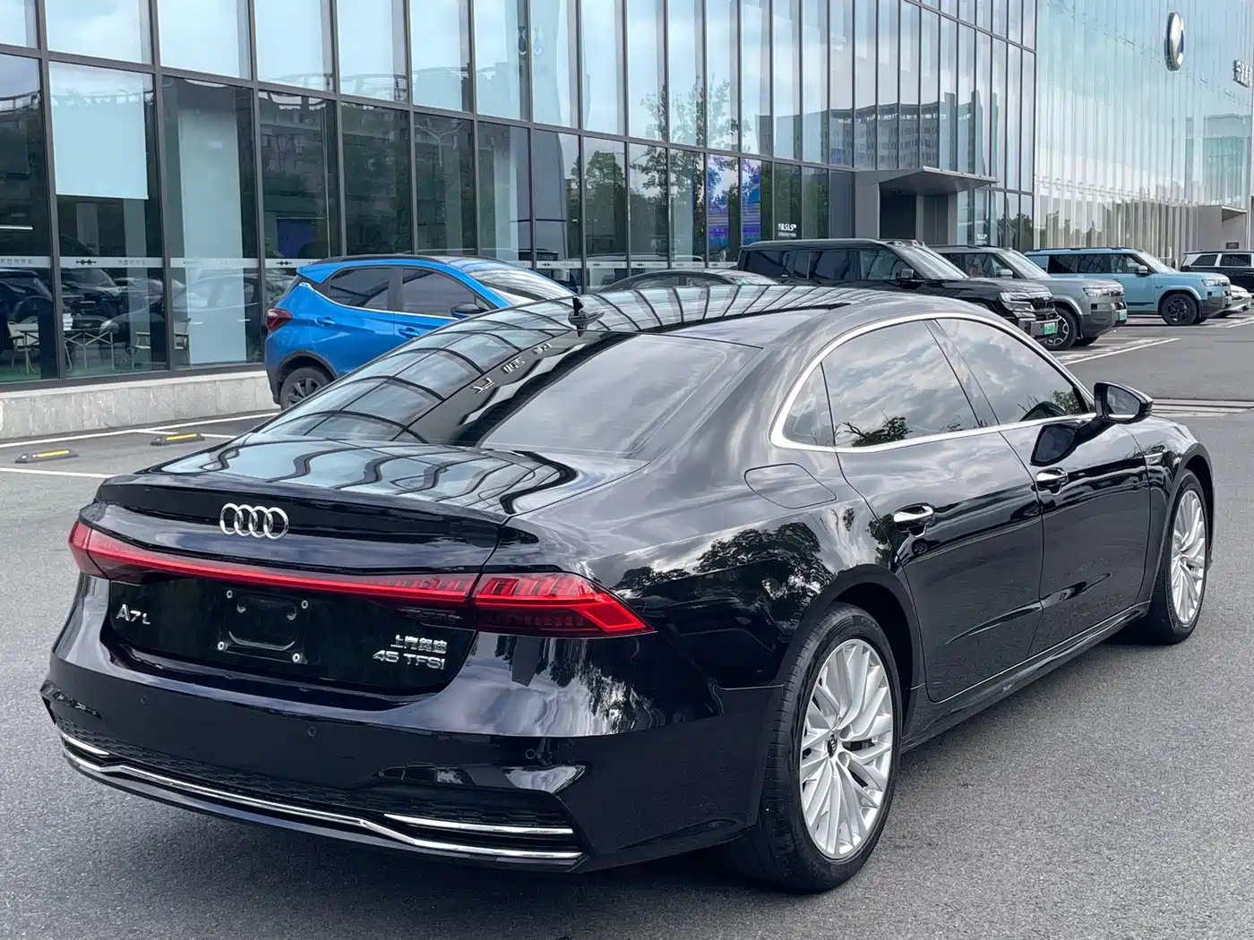 صورة 17 - Audi A7L