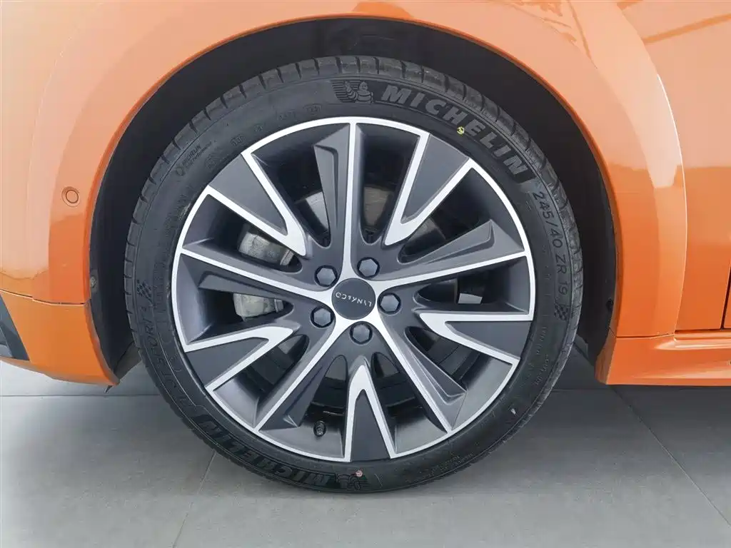 Lynk & Co 02 Hatchback 2021 2.0TD Halo фото 17