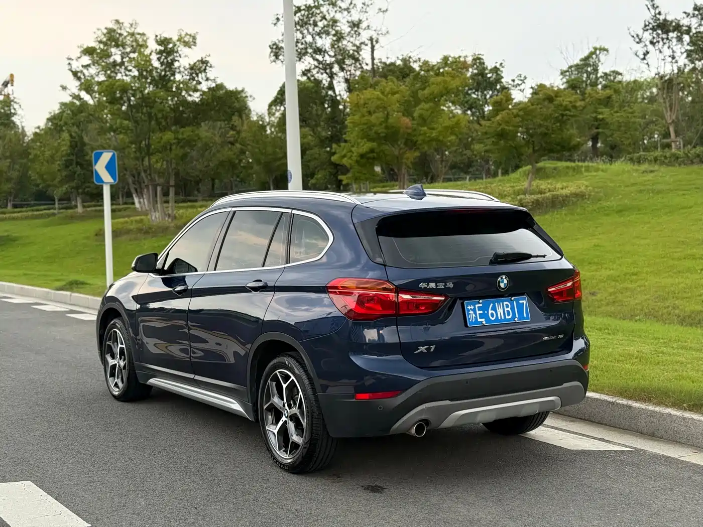 BMW X1 2019 sDrive18Li Premium Model фото 7