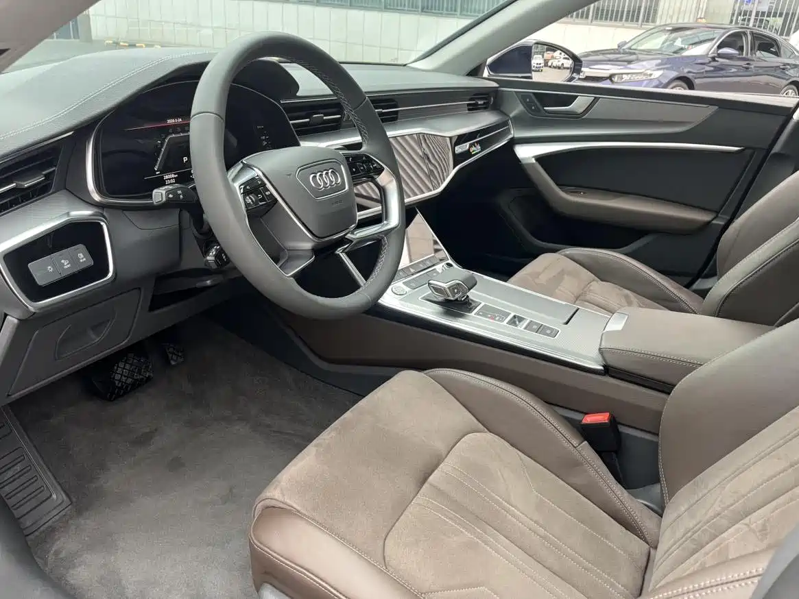 Audi A7L 2022 45 TFSI S-line Dream Builder Edition фото 5