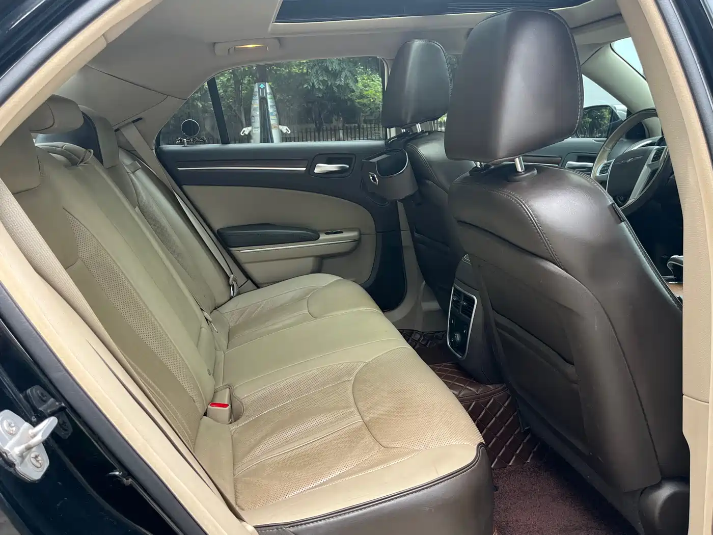 Chrysler 300C (Import) 2015 2014 3.0L Excellence Edition