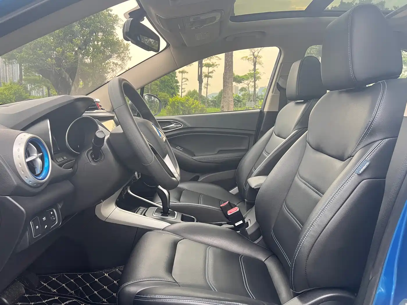 BYD Yuan New Energy 2019 2019 EV360 Smart Connected Premium Type