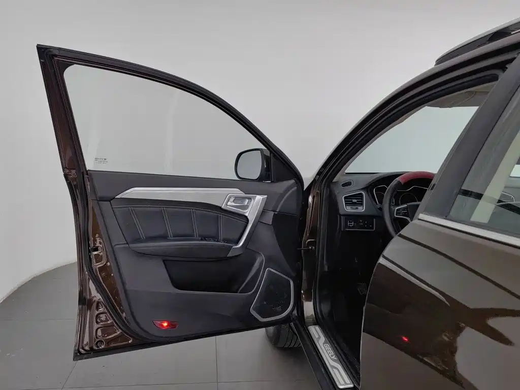 صورة 8 - Geely Emgrand X6