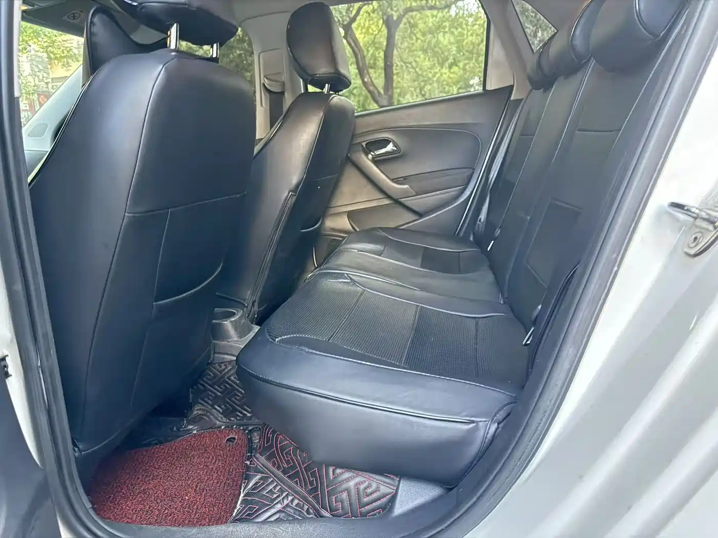 Volkswagen Polo 2016 1.6L Automatic Comfort фото 5