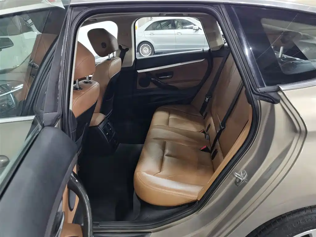 BMW 3 Series GT 2016 320i Design Package фото 15