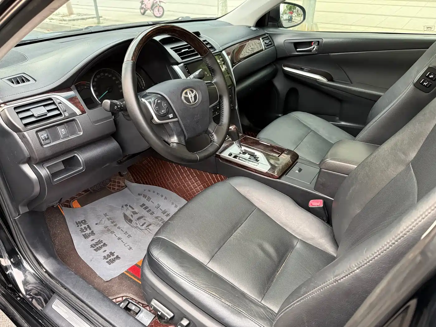 Toyota Camry 2015 2.0G Leading Edition фото 8