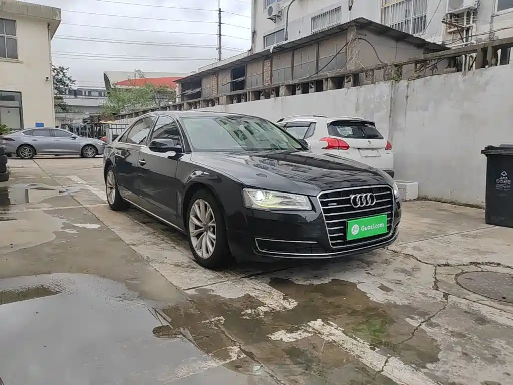 Фото 4 - Audi A8