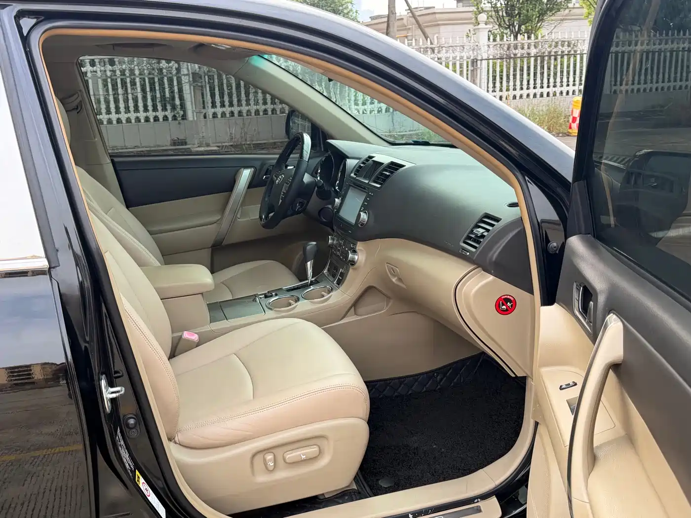 Toyota Highlander 2012 2.7L 2WD 7-Seater Luxury Edition фото 11