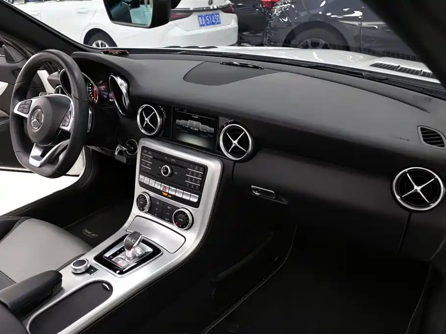 Mercedes-Benz SLC 2019 SLC 260 Jinyu Collector's Edition фото 18