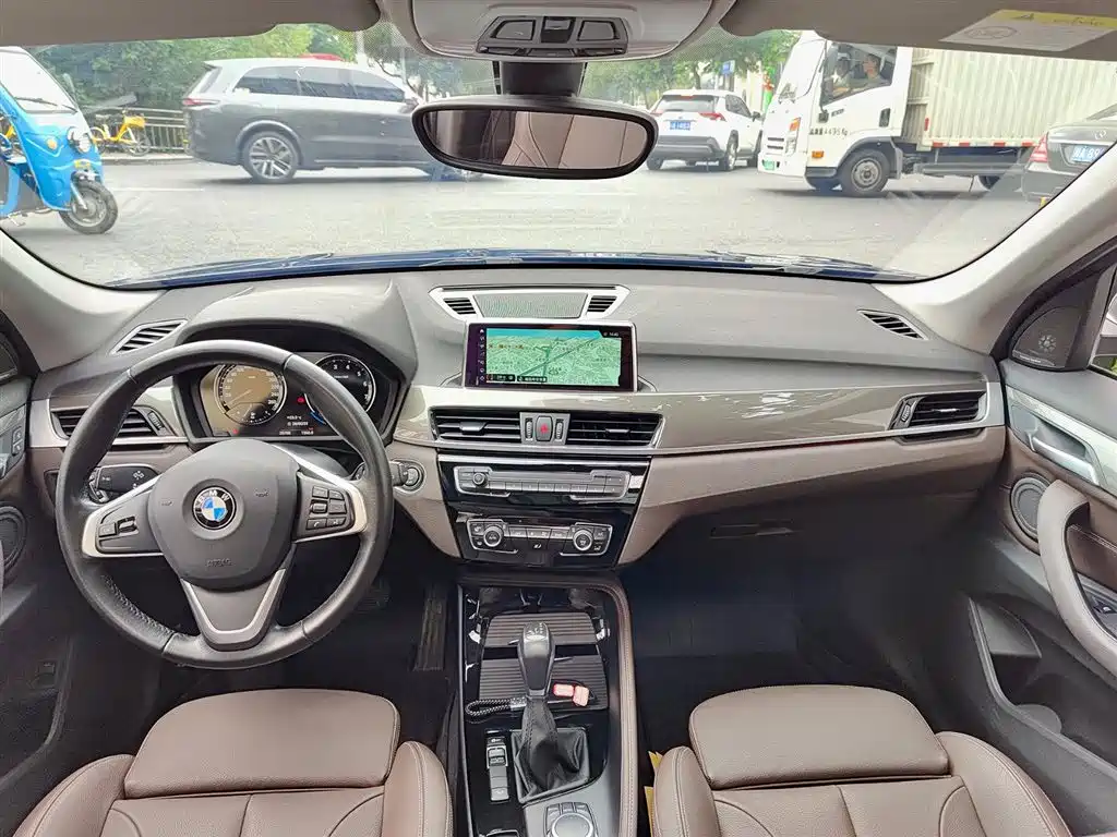 BMW X1 2019 xDrive20Li Premium Model фото 10