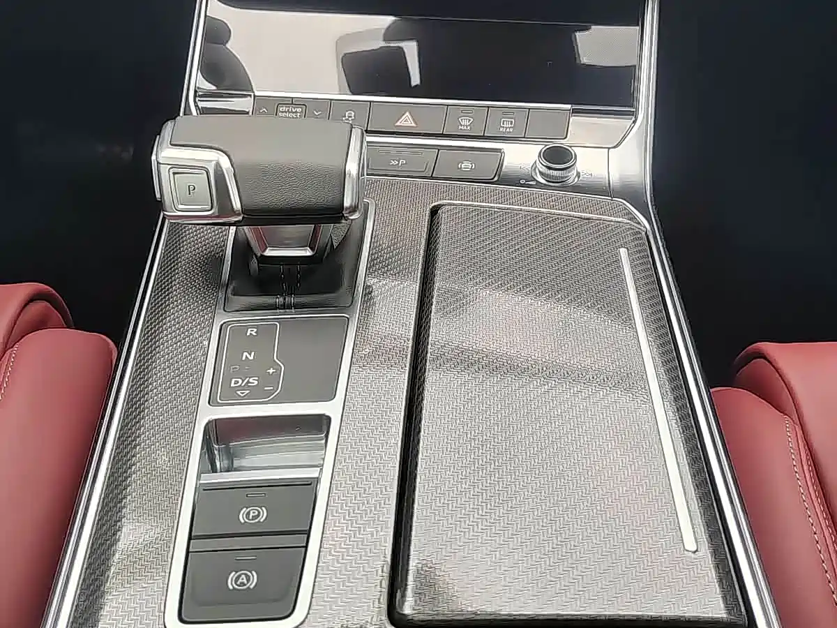 Audi A7L 2025 Model Year 45 TFSI quattro Black Knight Edition фото 9