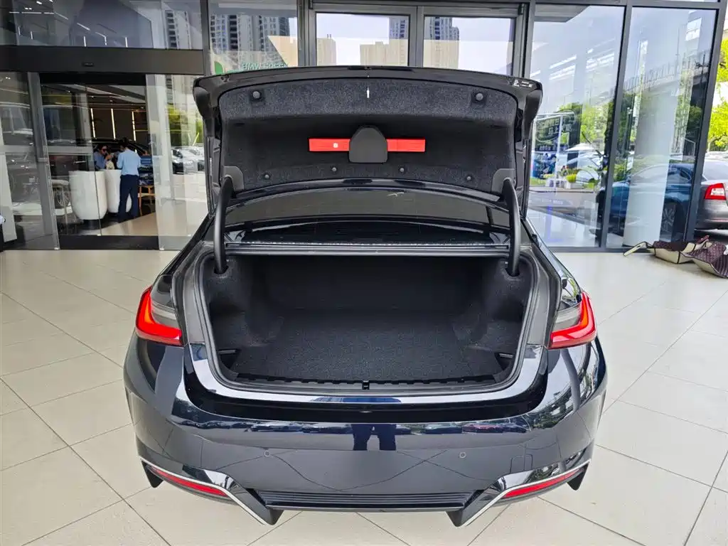 BMW i3 2024 eDrive 35 L фото 6