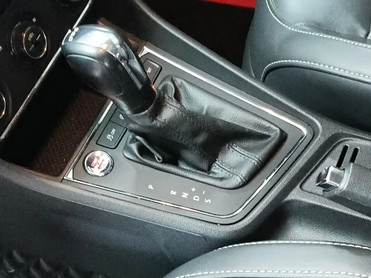 Volkswagen Lavida Tour 2017 230TSI DSG Comfort Edition фото 15