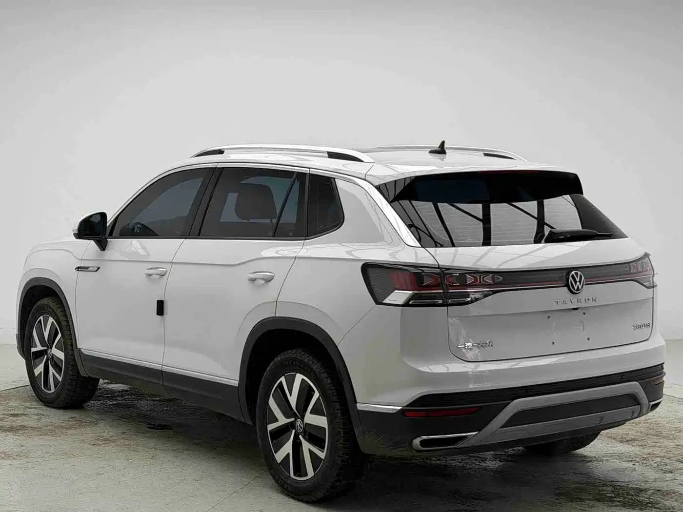 Volkswagen Tayron 2023 280TSI 2WD Luxury Plus Advanced Edition фото 4
