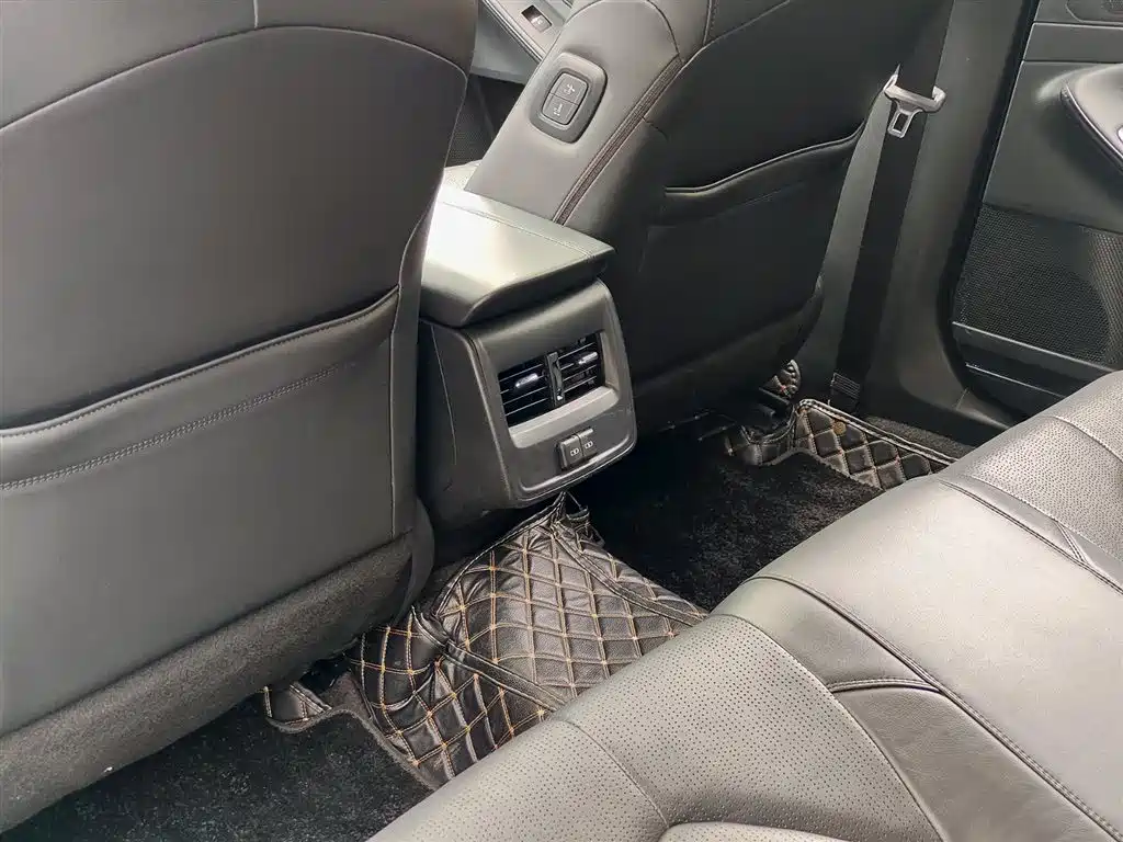 Toyota Avalon 2023 2.0L Premium Selection фото 9