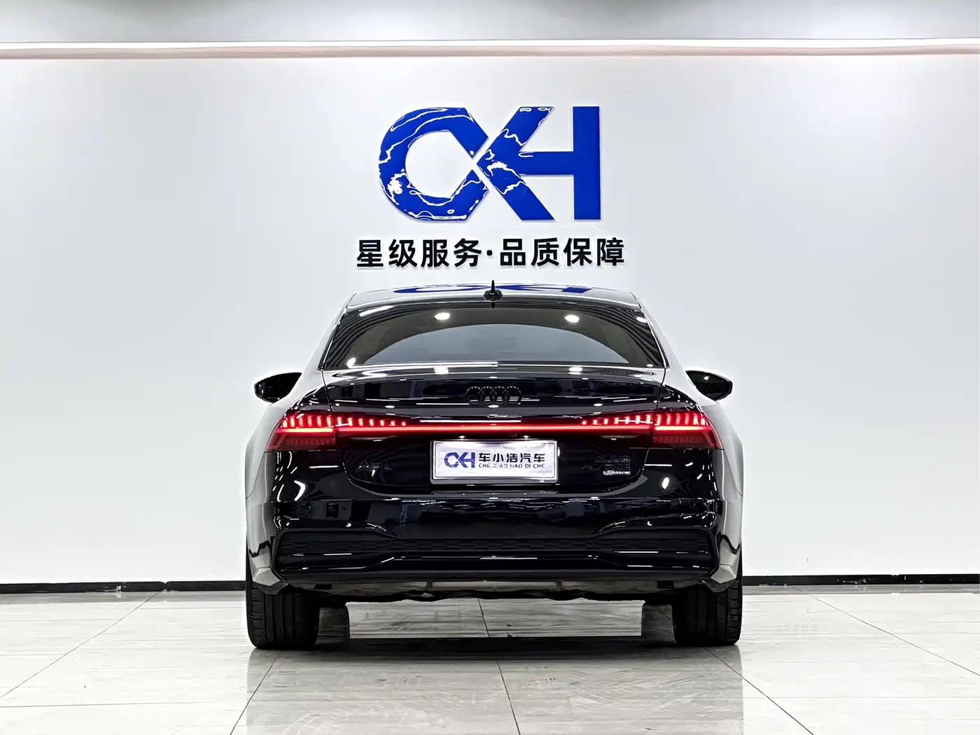 Audi A7L 2024 45 TFSI quattro S-line Black Warrior Edition фото 16