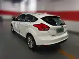 Фото 4 - Ford Focus