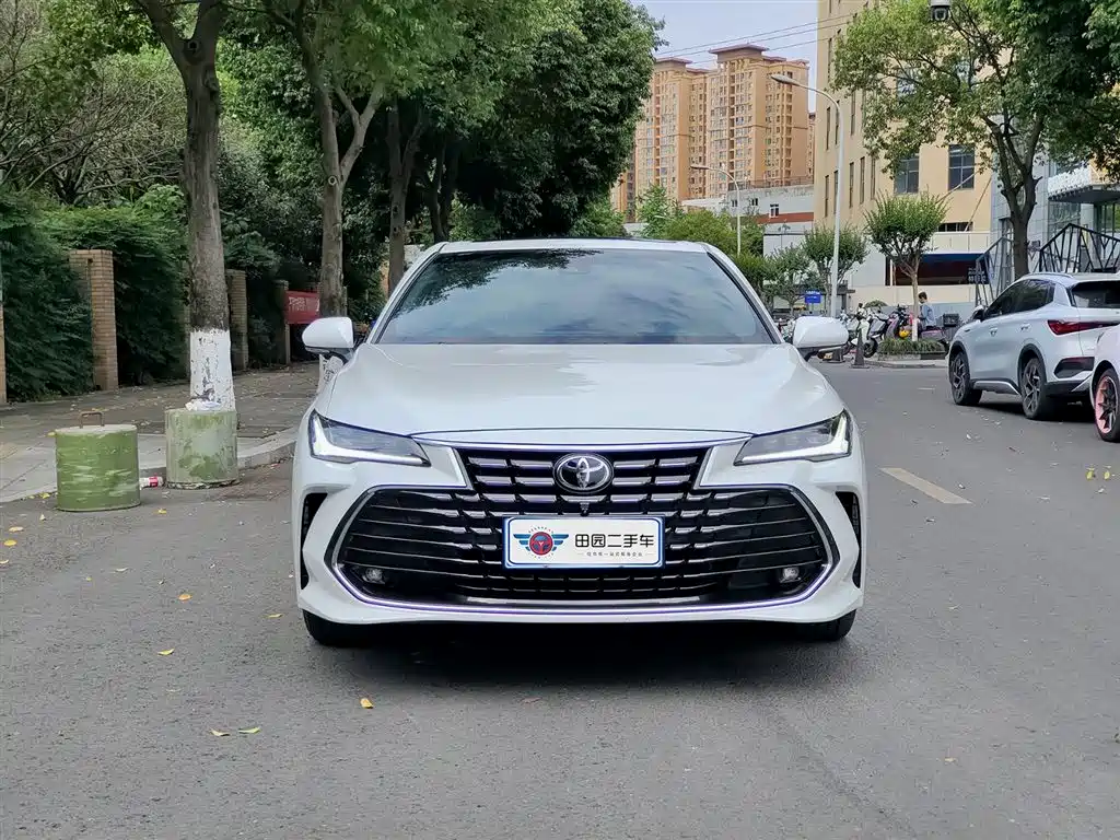 Toyota Avalon 2023 2.0L Premium Selection фото 2