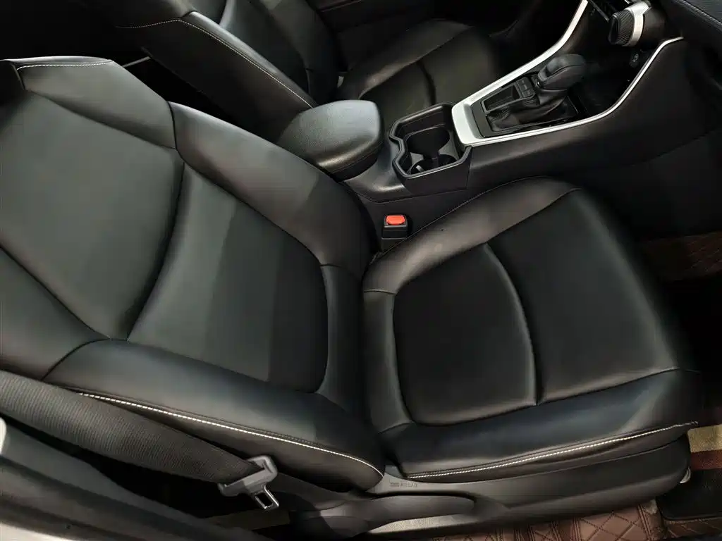 Toyota RAV4 Rongfang 2024 2.0L CVT FWD Urban Edition фото 3