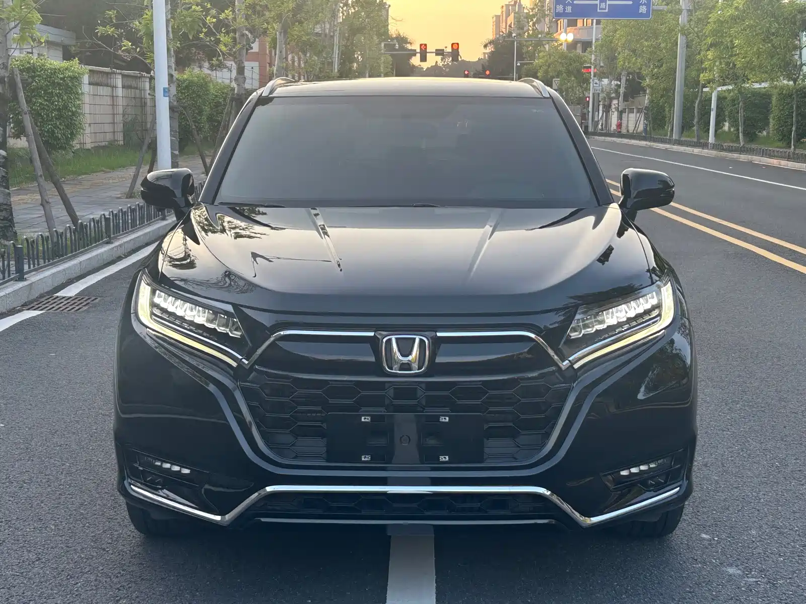 Фото 2 - Honda UR-V