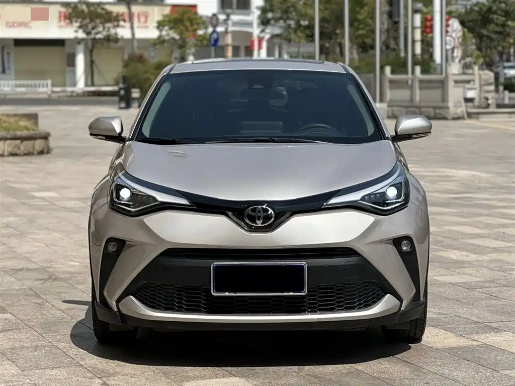 Toyota C-HR 2021 2.0L Luxury Edition фото 2
