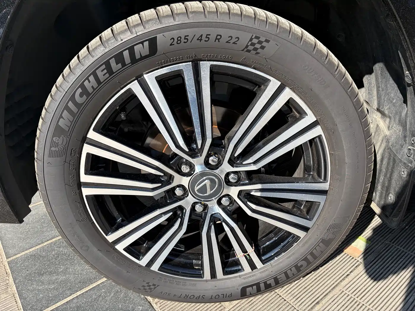 Lexus LX 2025 700h Boundary Edition фото 7