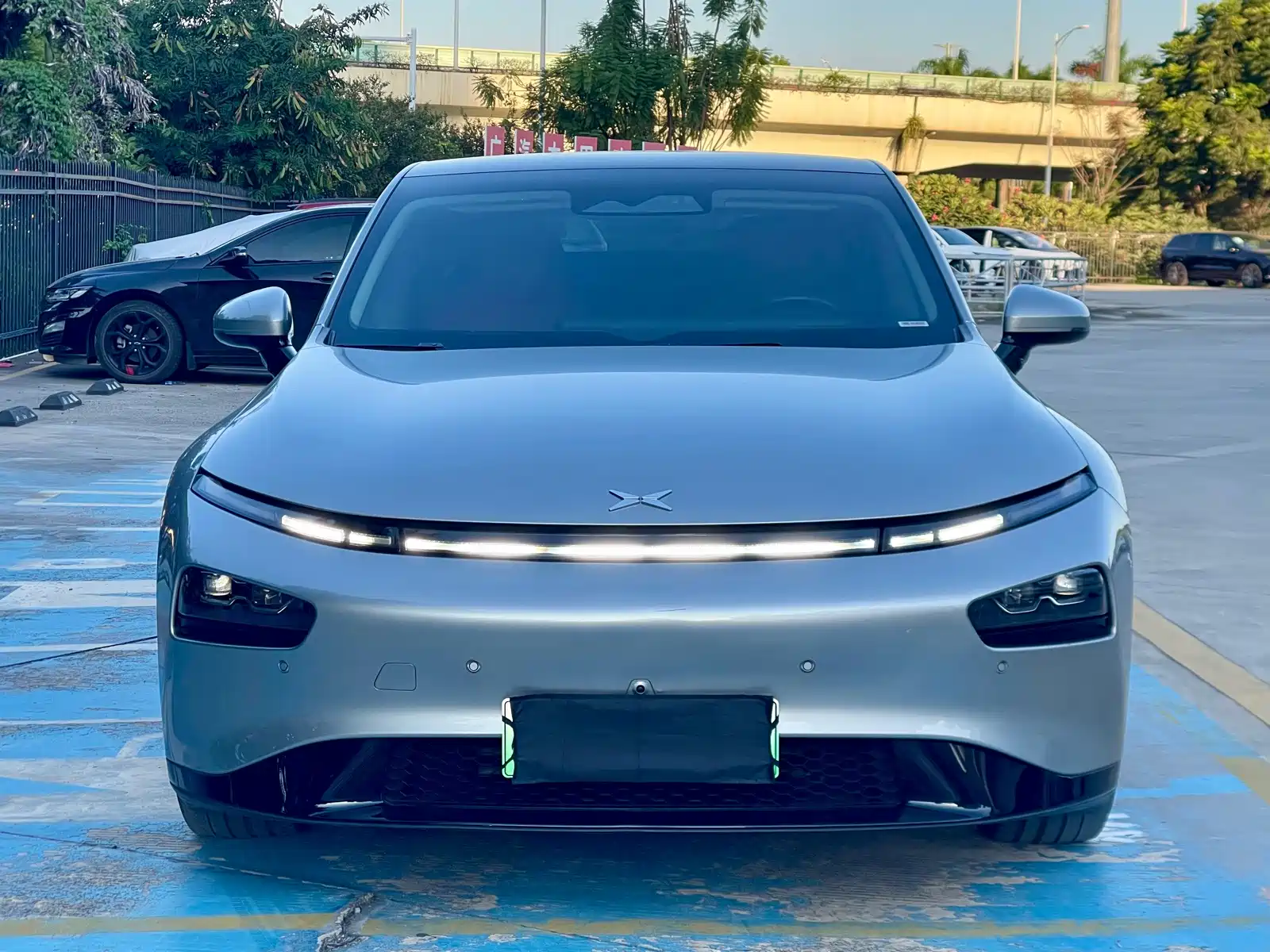 Фото 2 - XPeng P7
