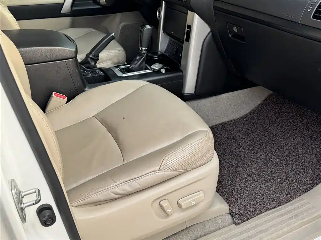 Toyota Prado 2010 4.0L Automatic TX-L фото 9