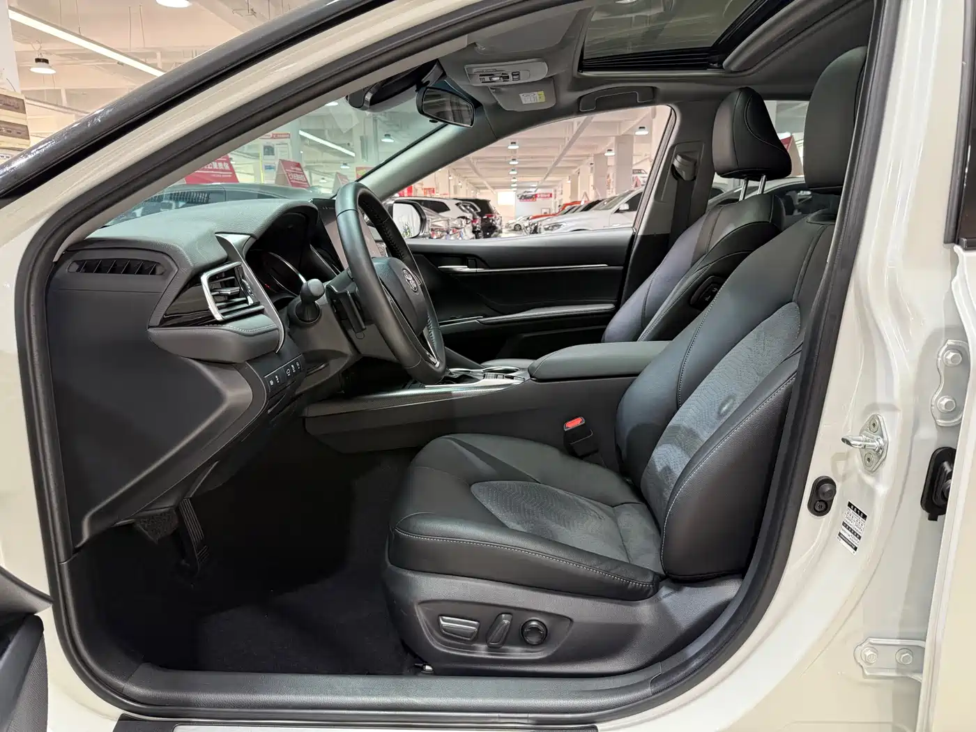 Toyota Camry 2021 2.0S Sporty Edition фото 10