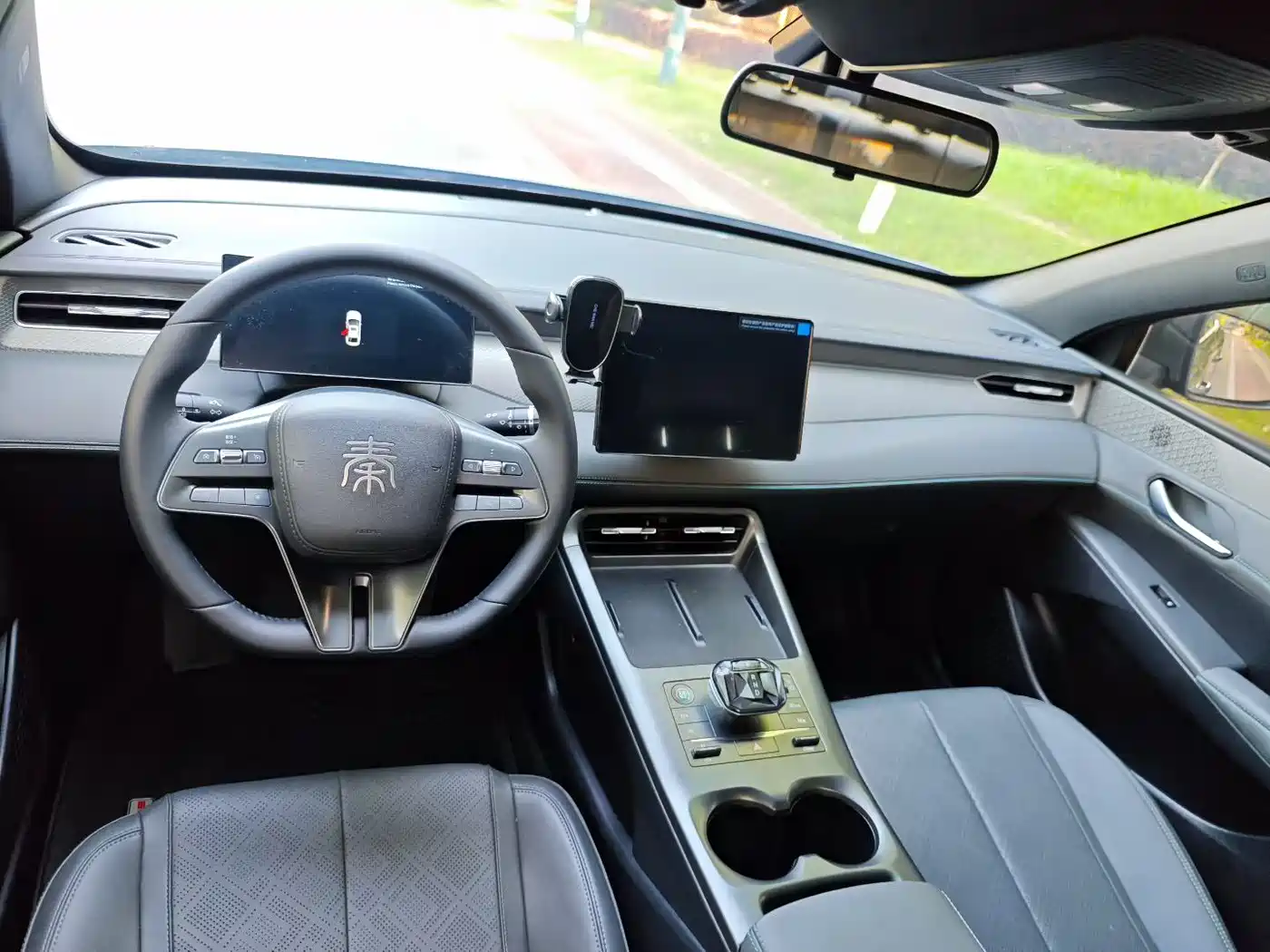 BYD Qin PLUS 2025 DM-i Smart Drive 55KM Leader фото 4