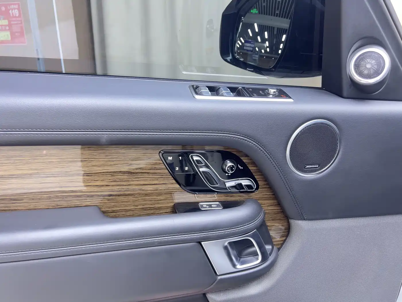 Land Rover Range Rover 2018 3.0 SC V6 Vogue Heritage Extended Edition фото 5