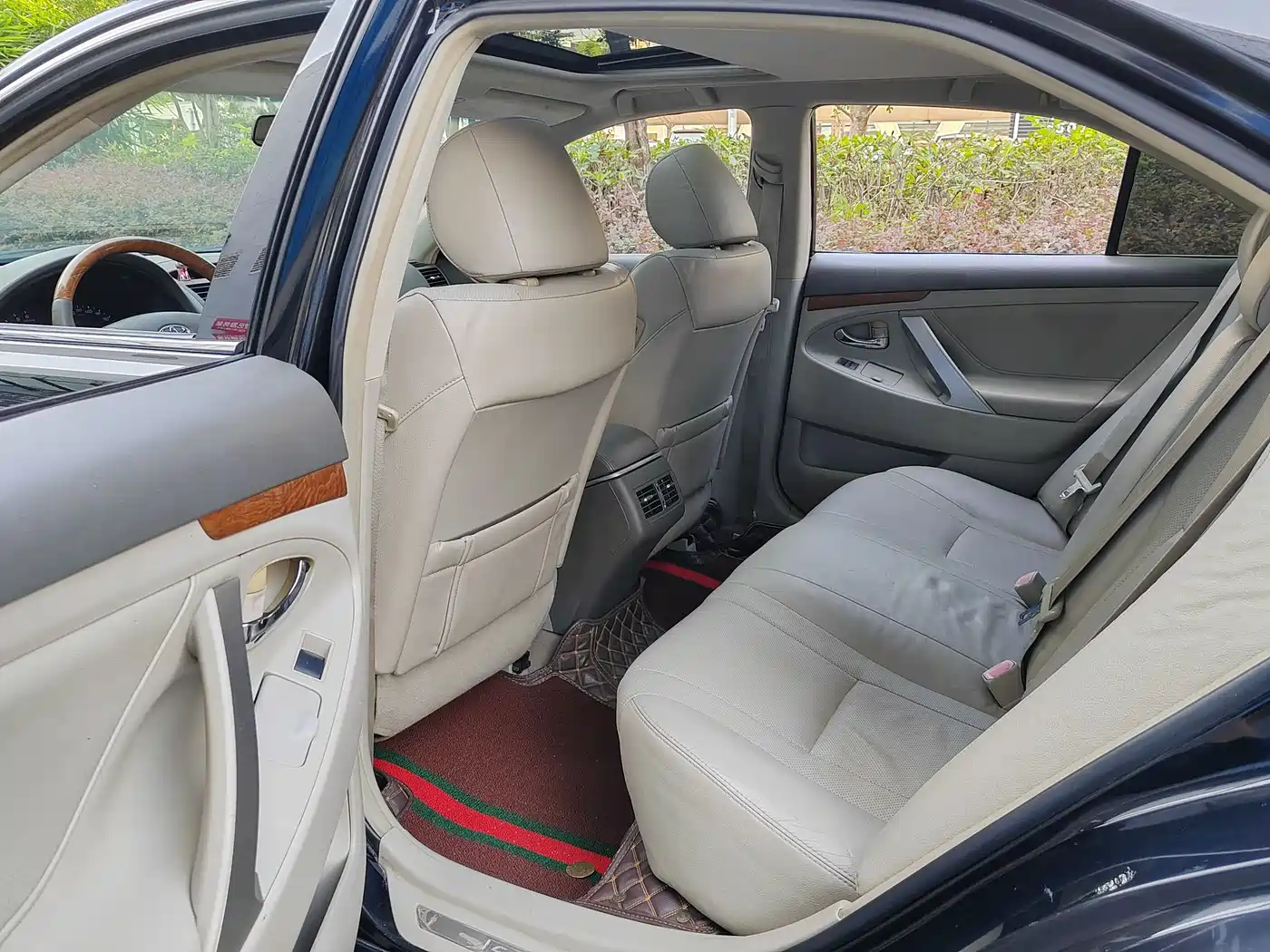 Toyota Camry 2011 200G Luxury Anniversary Edition фото 10