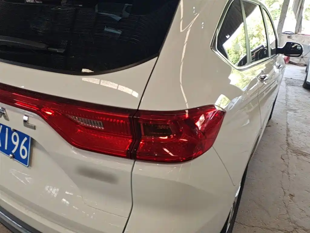 Haval M6 2023 PLUS 1.5T DCT Luxury Smart Connect фото 8