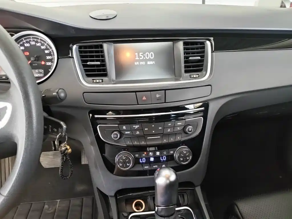 صورة 13 - Peugeot 508