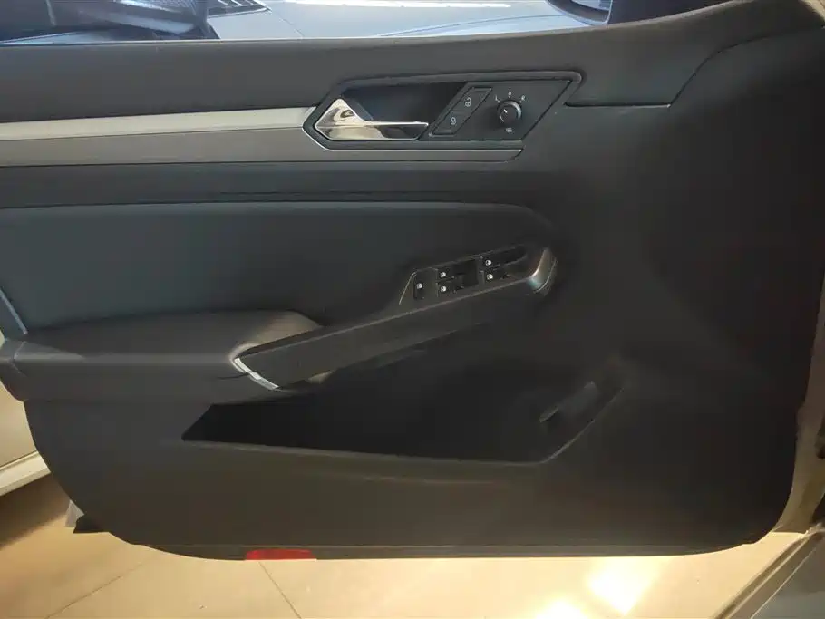 Volkswagen Lamando 2019 280TSI DSG Comfort Edition China VI фото 7