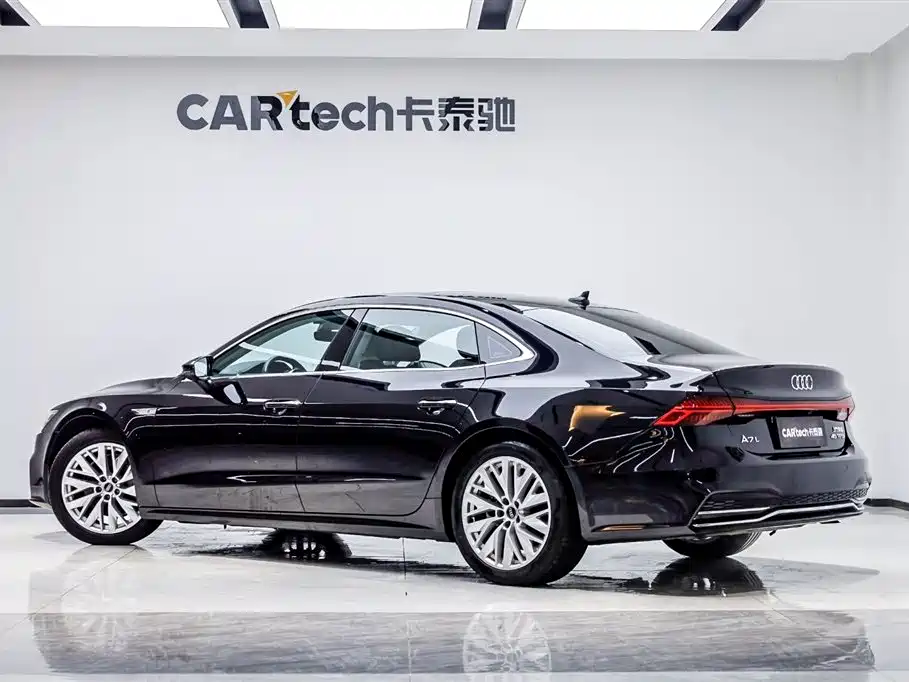 Audi A7L 2024 45TFSI S-line Dream Edition Crystal Package фото 4