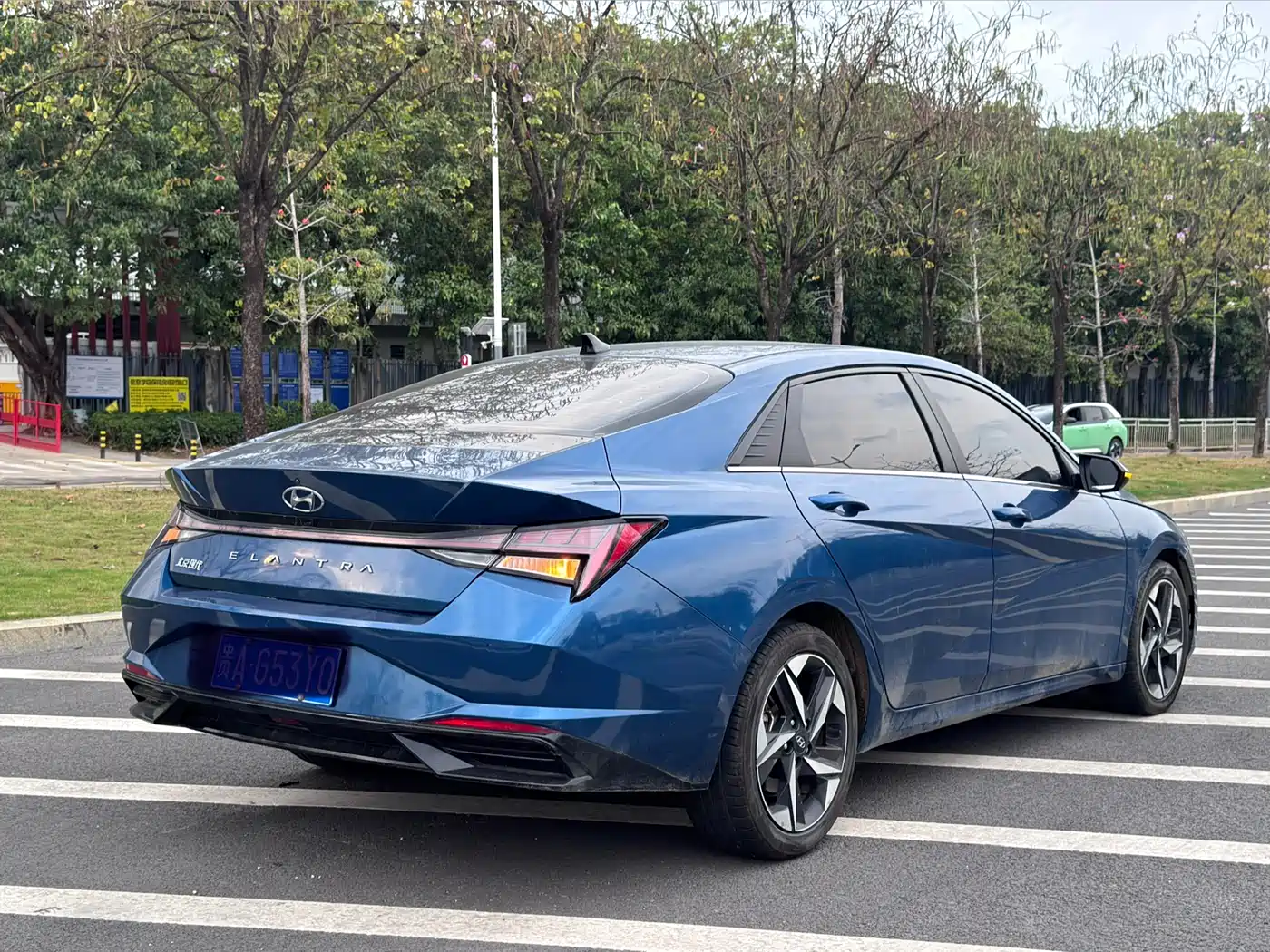 Hyundai Elantra 2021 1.5L CVT GLX Elite Edition фото 5