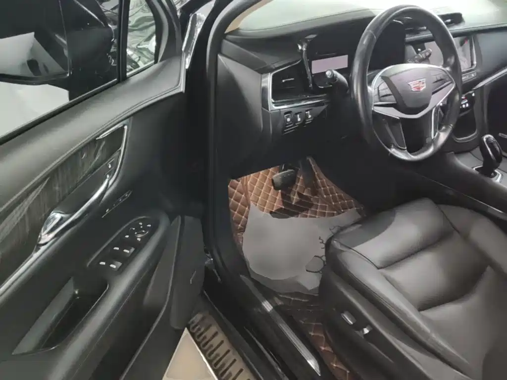 Cadillac XT5 2017 2016 25T Luxury Model