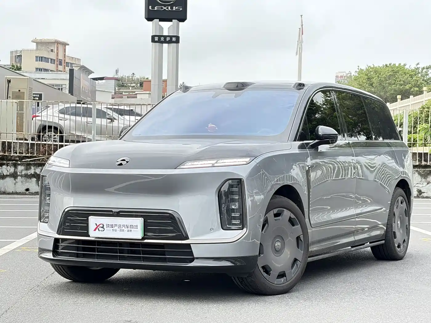 Nio ES9