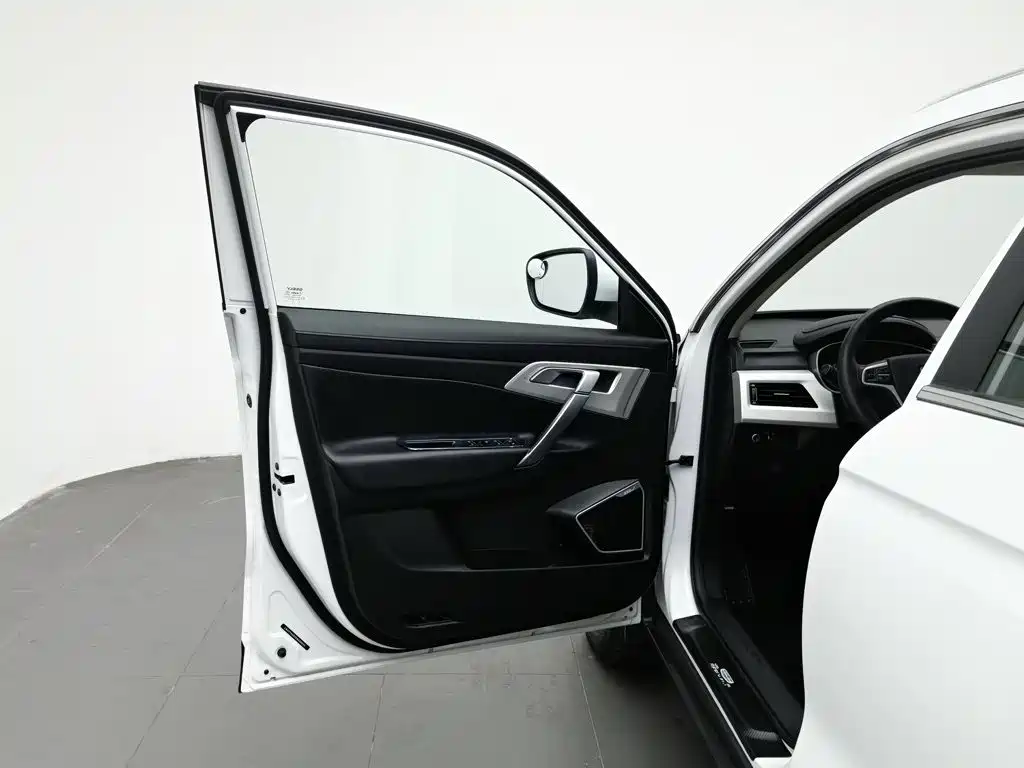 Фото 8 - Geely Boyue
