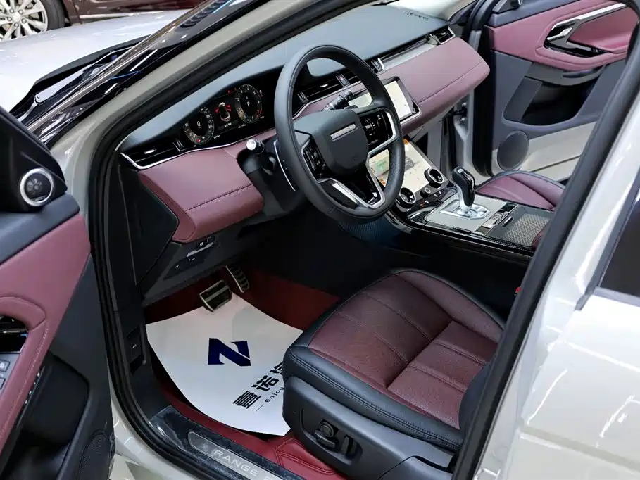 Land Rover Range Rover Evoque 2023 Range Rover Evoque L 249PS Luxury Edition фото 16