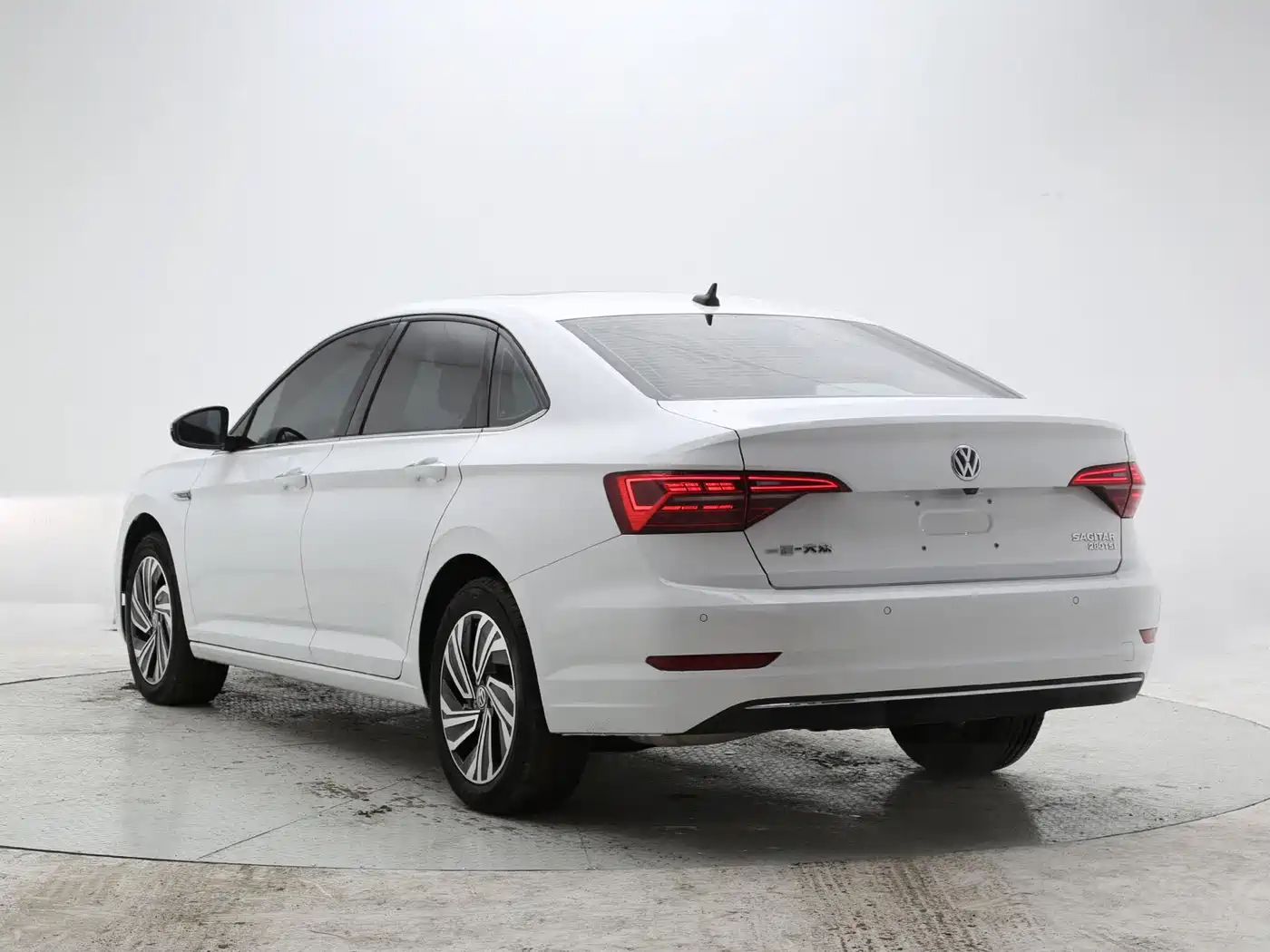 Volkswagen Sagitar 2022 280TSI DSG Surpassing Edition фото 4