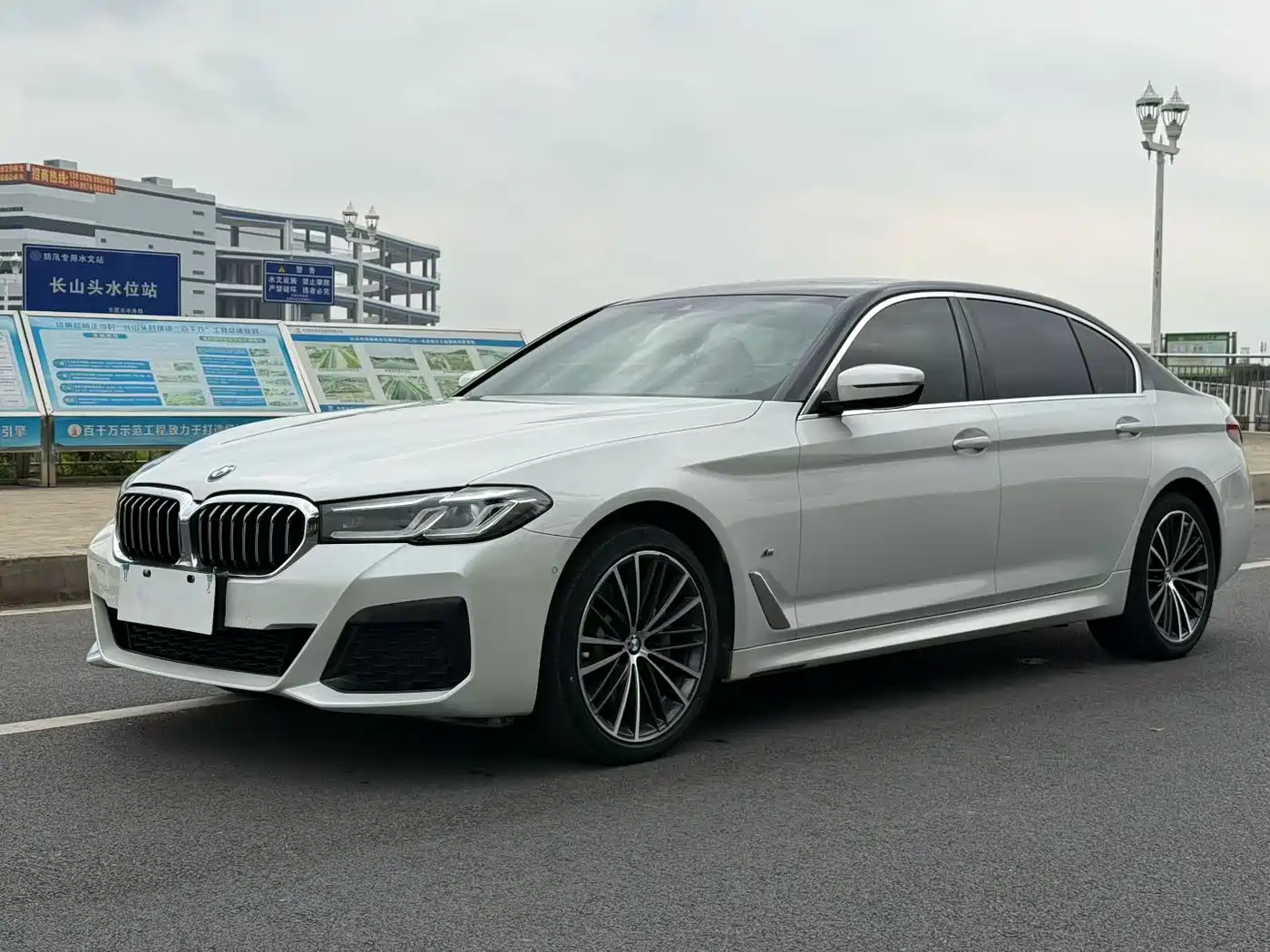 BMW 5 Series 2022 530Li Leading M Sport Package