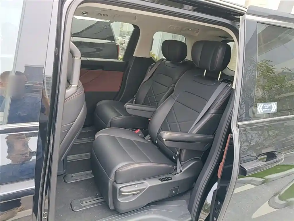 GAC Trumpchi Trumpchi E8 NEV 2024 150km Soaring Glory+ фото 17